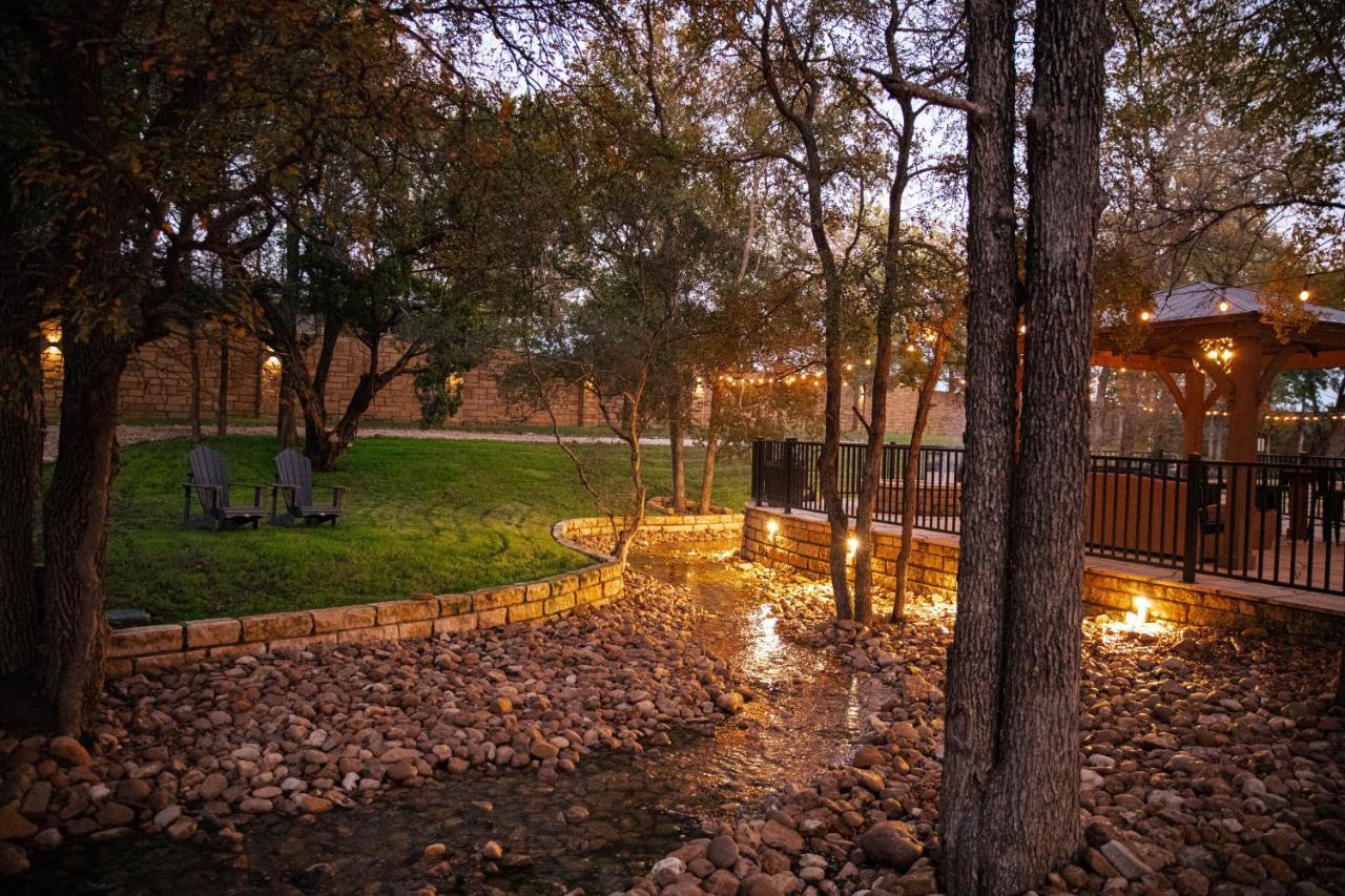 7744 Ranch Glamping Resort Austin Eksteriør billede